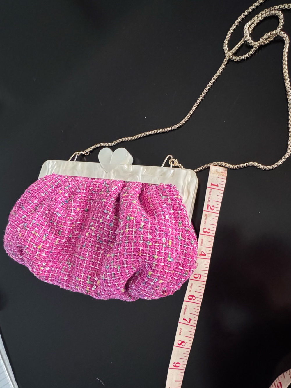 Lilly Pulitzer limited-edition Lilly x Lele Heart Clutch with removable chain. - Picture 9 of 10